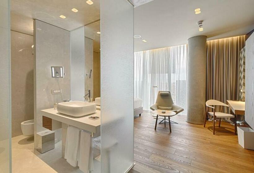 스탠다드 룸, Maritim Hotel Plaza Tirana