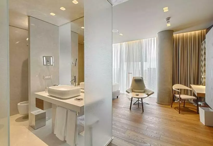 اتاق استاندارد, Maritim Hotel Plaza Tirana