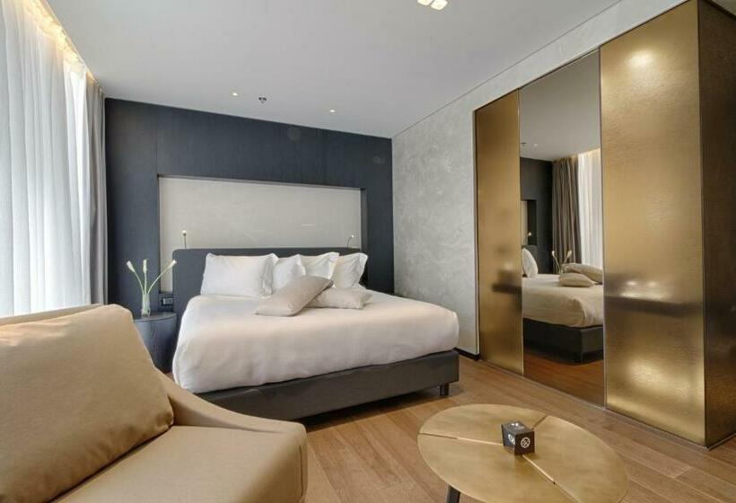 חדר סטנדרט, Maritim Hotel Plaza Tirana