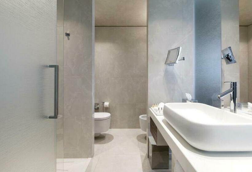 스탠다드 룸, Maritim Hotel Plaza Tirana
