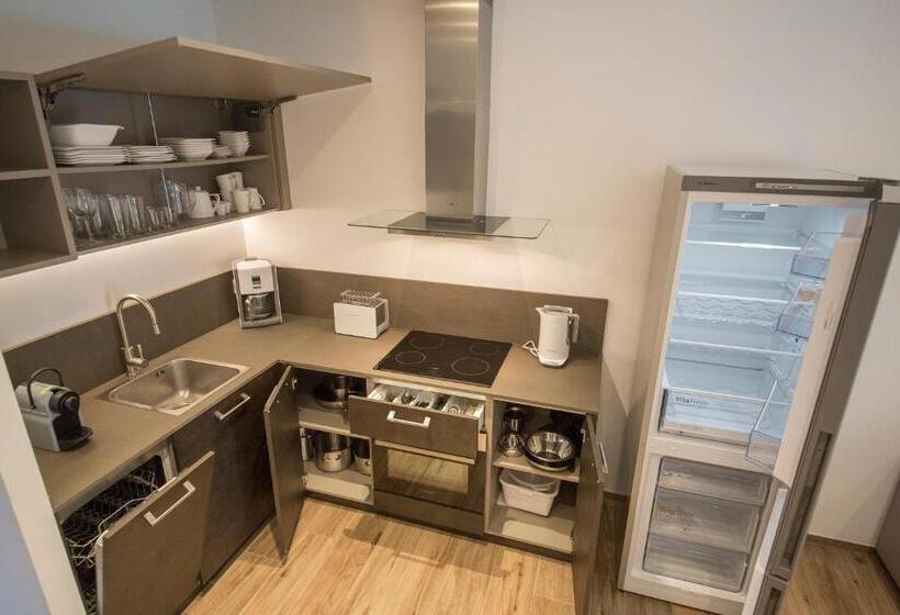 شقة غرفتين, Riva Lake Lodge