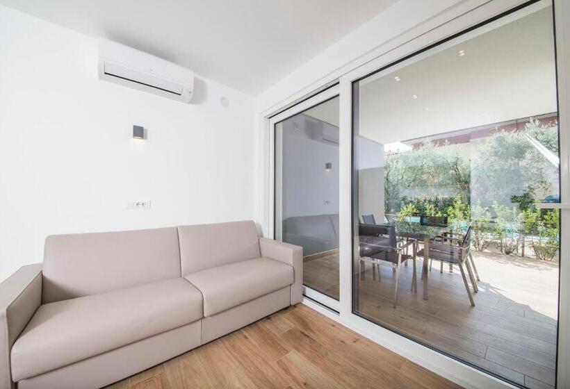 شقة غرفتين, Riva Lake Lodge