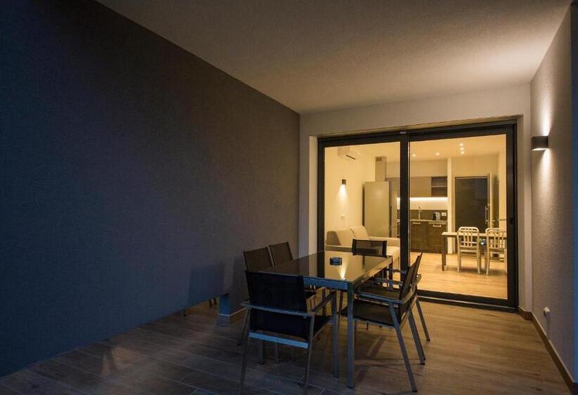 شقة غرفتين, Riva Lake Lodge