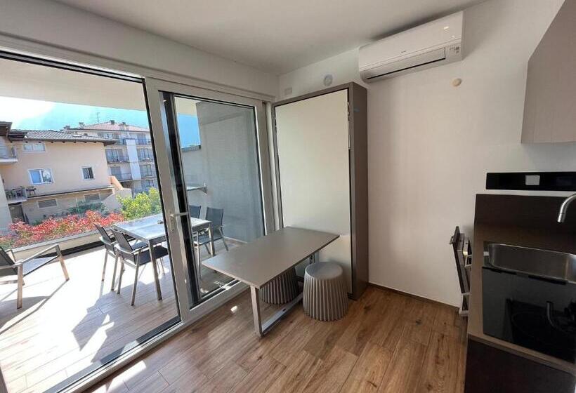 إستوديو قياسى, Riva Lake Lodge