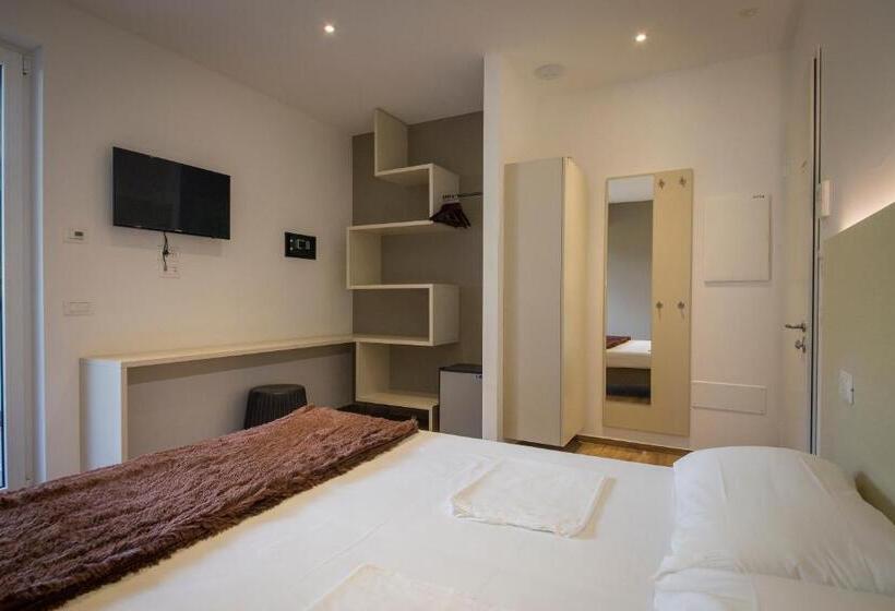 Standard-huone Parveke, Riva Lake Lodge
