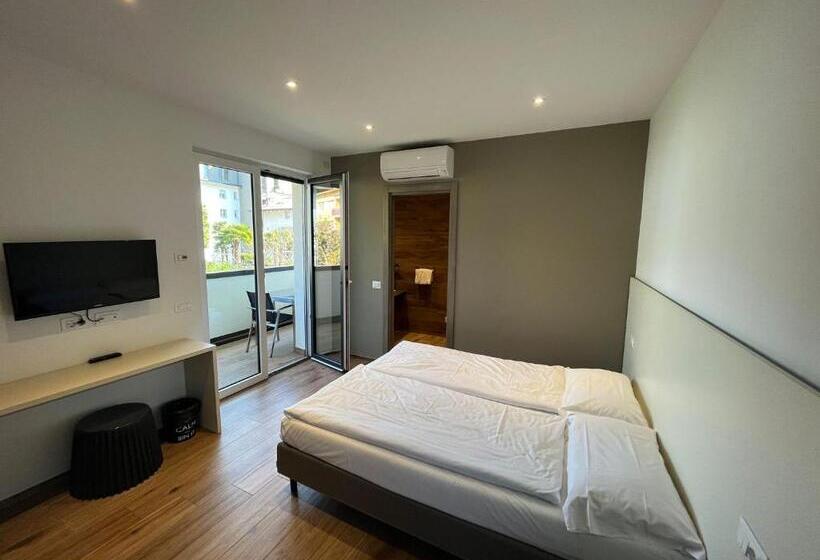 Standard-huone Parveke, Riva Lake Lodge