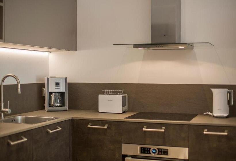 شقة غرفتين, Riva Lake Lodge