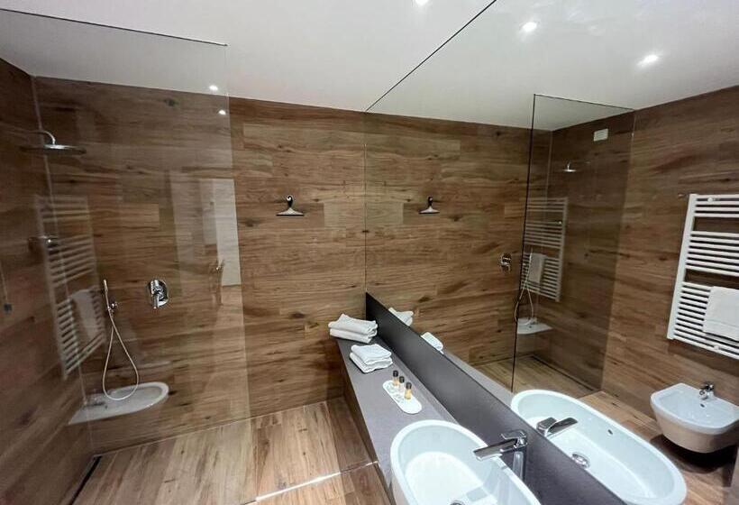 شقة غرفتين, Riva Lake Lodge