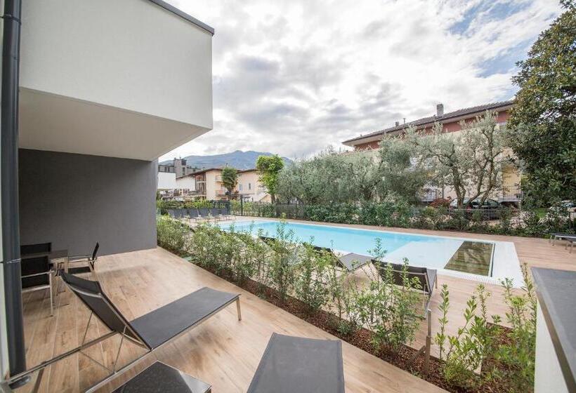 شقة غرفتين, Riva Lake Lodge