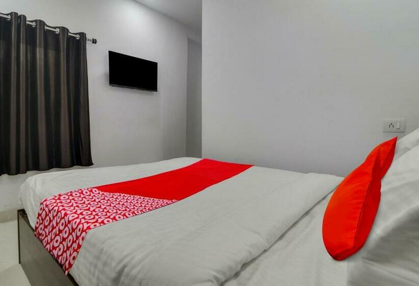 트리플 클래식 룸, Super Oyo Flagship Prime Residency