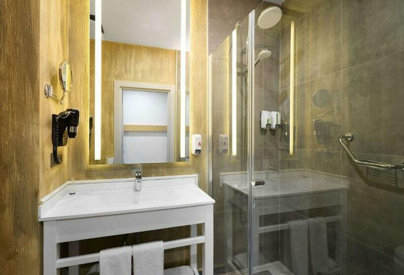 חדר דחוקס עם מיטת קינג, Ibis Istanbul Airport