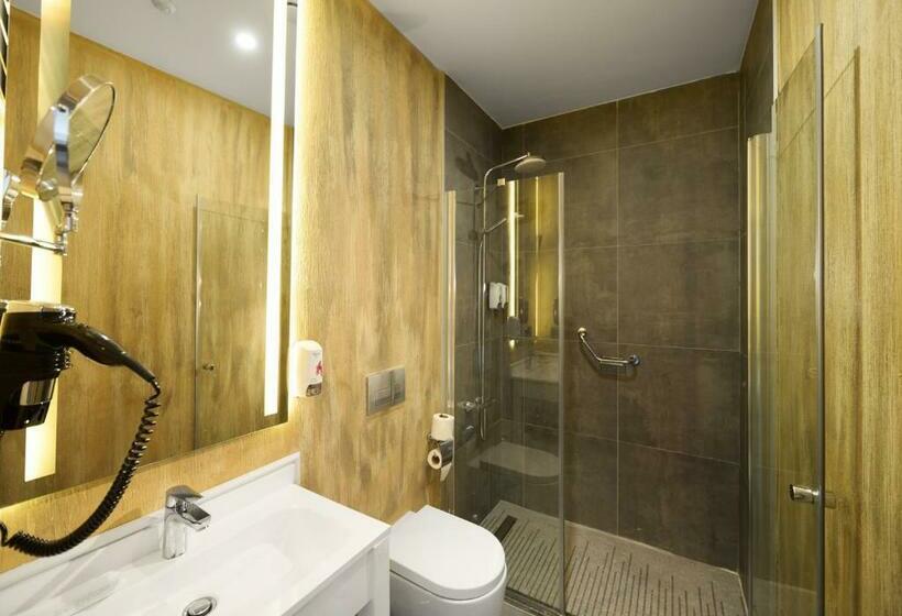 חדר דחוקס עם מיטת קינג, Ibis Istanbul Airport