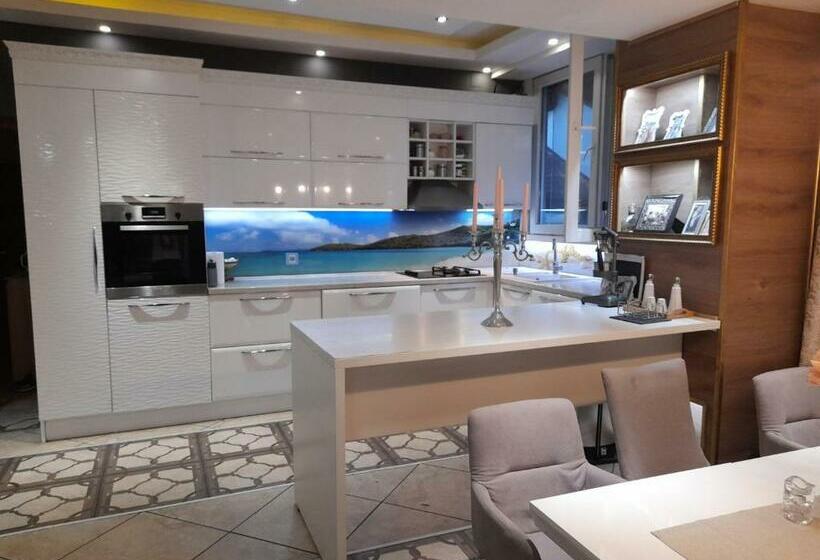 آپارتمان 3 خوابه, Maja Lux Apartment