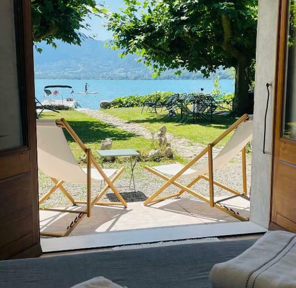 Suite with lake view, Les Clapotis Chambres Pieds Dans L Eau Lac D Annecy