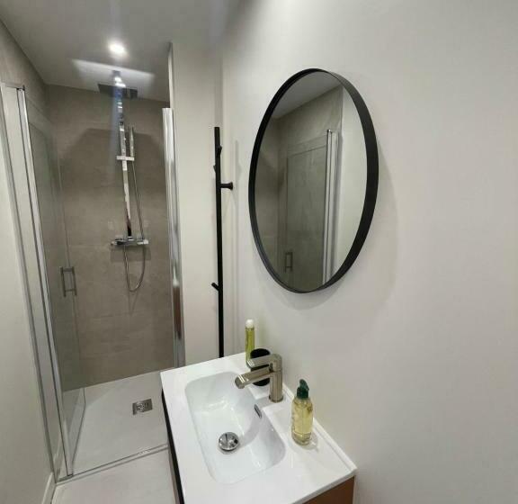 Suite with lake view, Les Clapotis Chambres Pieds Dans L Eau Lac D Annecy