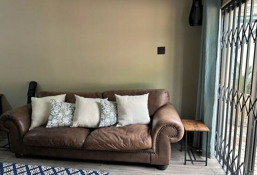 コンフォートルーム, Seven Olives