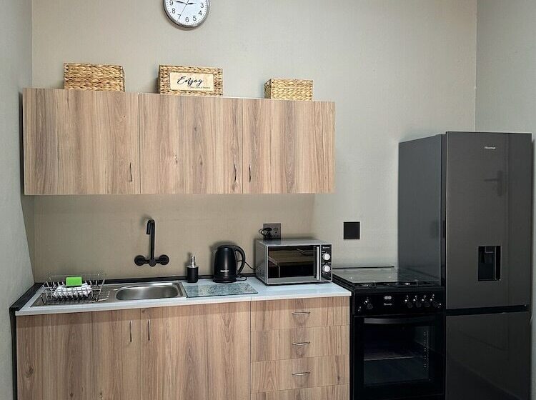 コンフォートルーム, Seven Olives