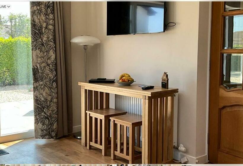 带大床的高级房间, The Garden Room At Amelia Cottage