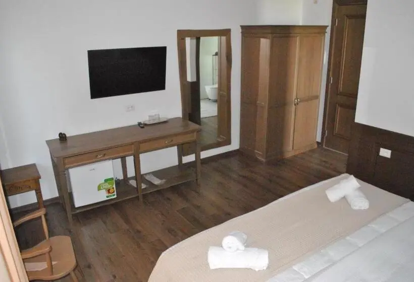 Deluxe Kolmen Hengen Huone, Boutique Vila Fidani