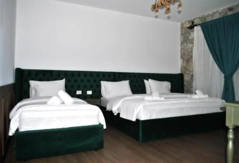 Deluxe Kolmen Hengen Huone, Boutique Vila Fidani