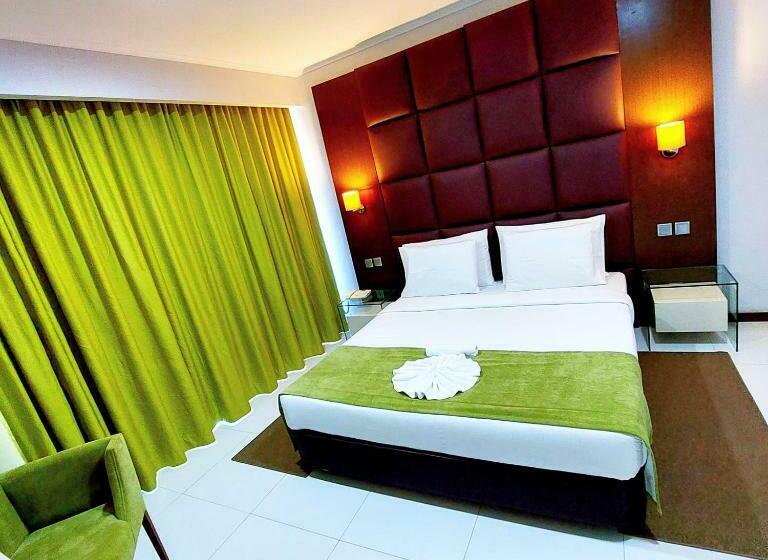 جناح رئاسى, Embaixador