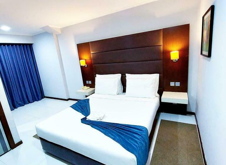 جناح سوبيريور, Embaixador