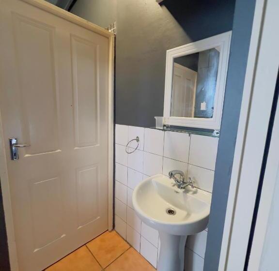 חדר דלוקס, Slow And Steady Cottage