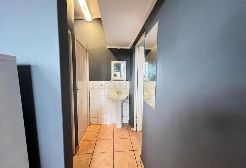 חדר דלוקס, Slow And Steady Cottage