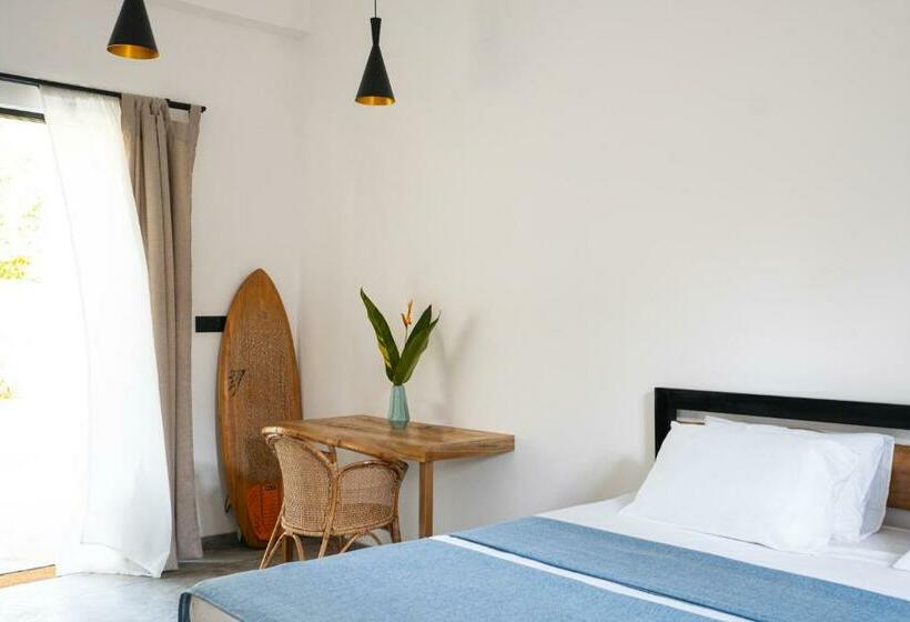 デラックスルーム, The Well