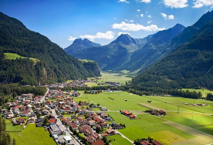Номер Стандарт с Балконом, Garni Hanni