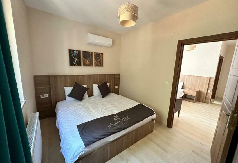 اتاق لوکس خانوادگی, Köşk