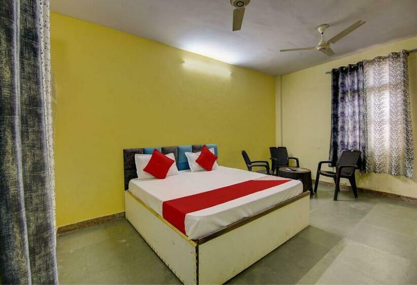 חדר קלאסי לשלושה, Oyo Flagship Mountain Valley Guest House