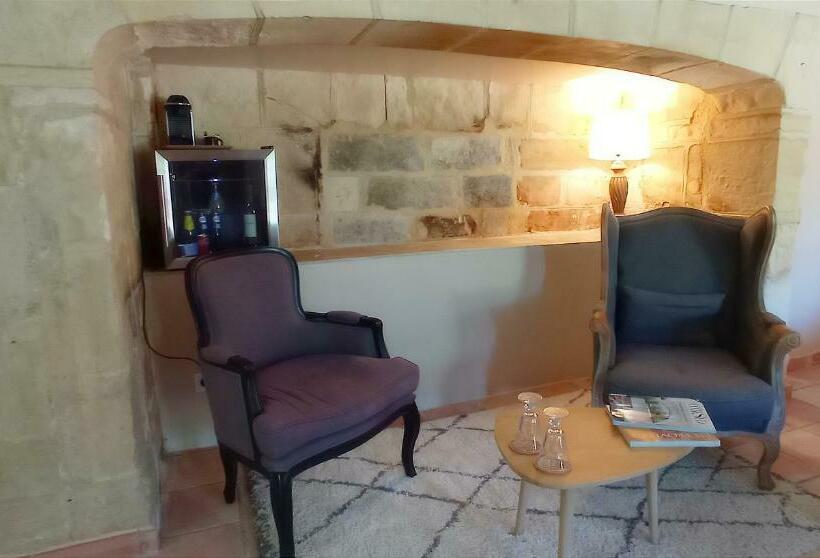 اتاق لوکس با تخت بزرگ, Le Mas Neuf 1752