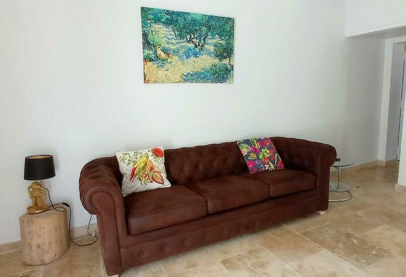 اتاق خانوادگی, Le Mas Neuf 1752