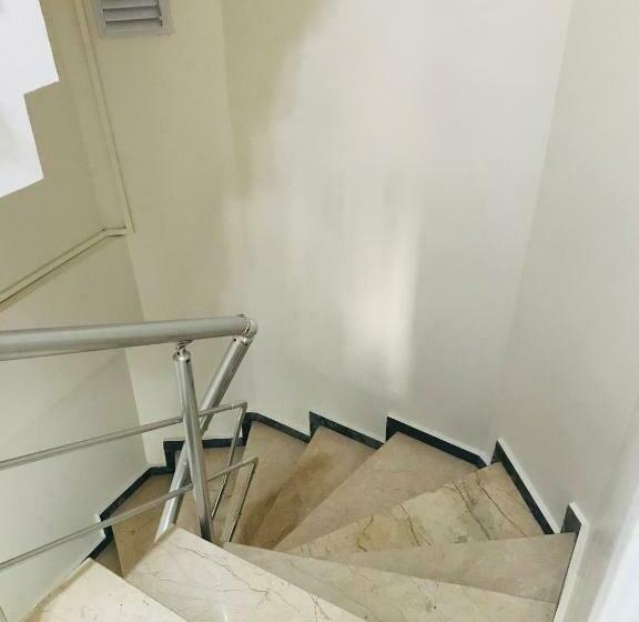 エコノミー4人部屋, Halil Bey Konağı