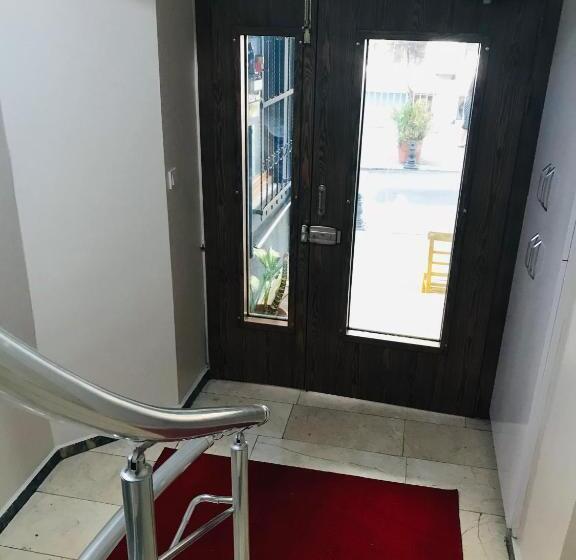 Quarto Quádruplo Estandar, Halil Bey Konağı