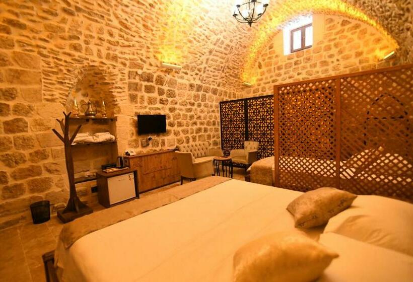 اتاق راحتی سه تخته, Hanedan Konağı Butik Otel