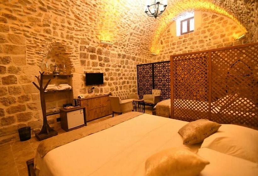 اتاق راحتی سه تخته, Hanedan Konağı Butik Otel