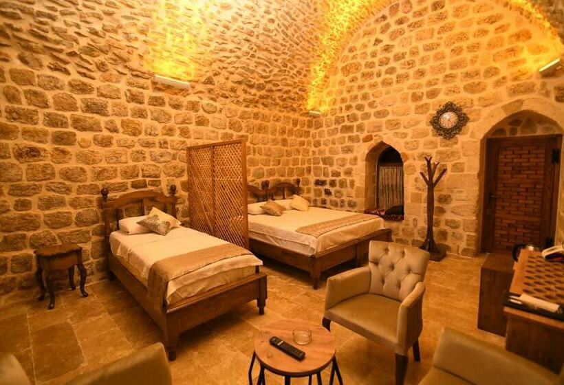 اتاق راحتی سه تخته, Hanedan Konağı Butik Otel