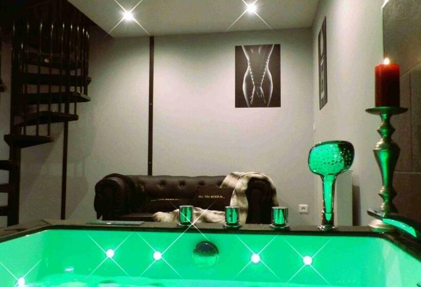 Номер Стандарт с Гидромассажем, Love Room Spa L Impertinente