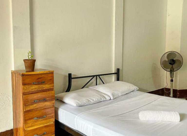 اتاق اکونومی, Casa Gallo Pinto