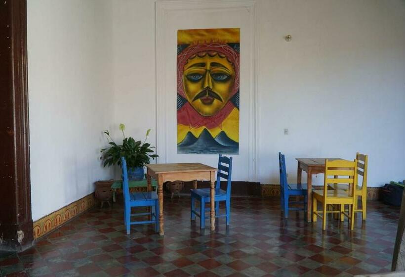 اتاق اکونومی, Casa Gallo Pinto