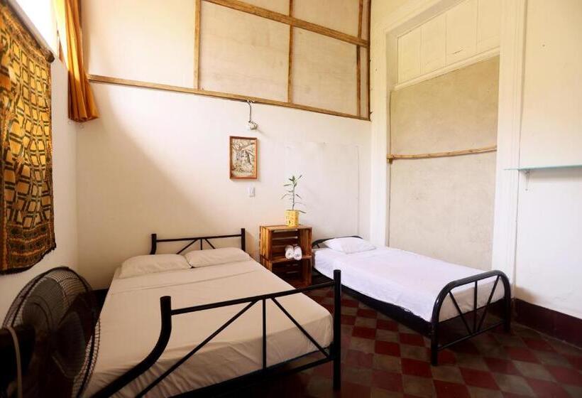 اتاق راحتی سه تخته, Casa Gallo Pinto