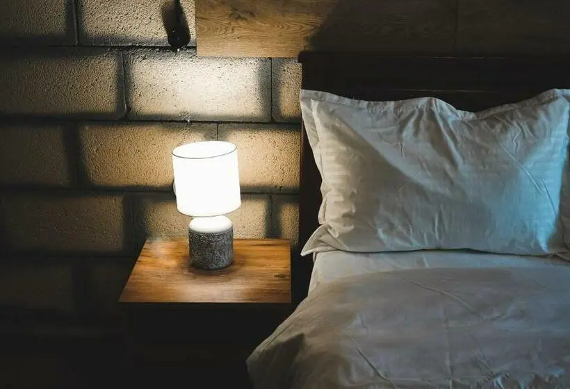 اتاق لوکس, Fiten House