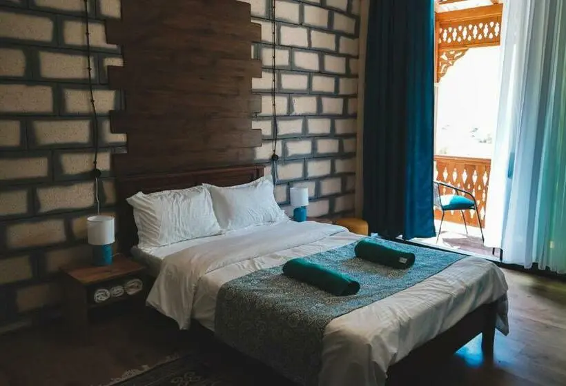 اتاق استاندارد با چشم‌انداز کوهستان, Fiten House