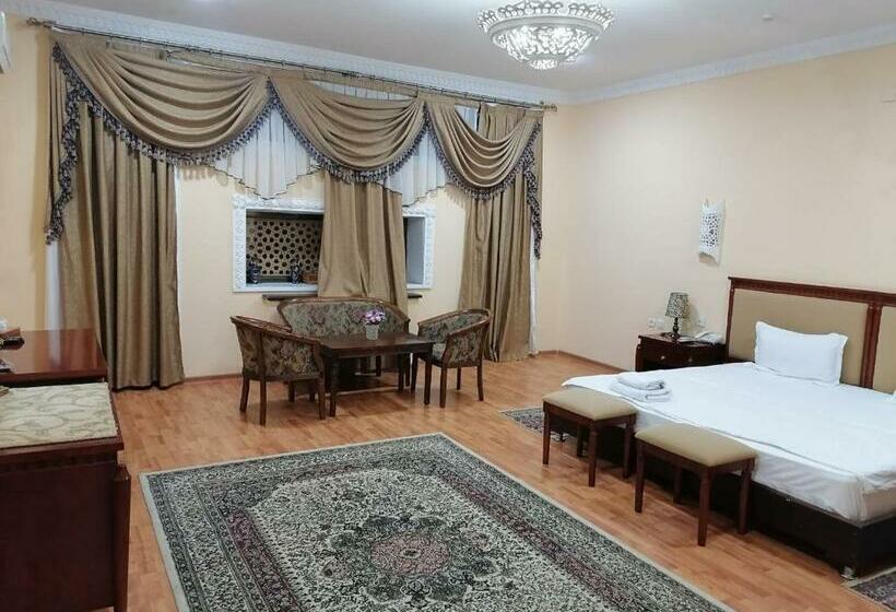 Номер Deluxe, Sarbon Plaza