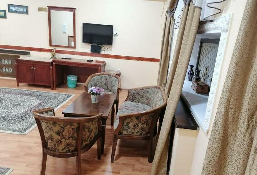 Номер Deluxe, Sarbon Plaza