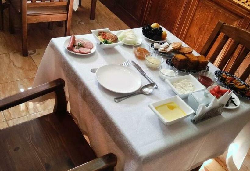 Номер Deluxe, Sarbon Plaza