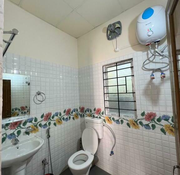اتاق سوپریور با تخت بزرگ, Atithya Lodge