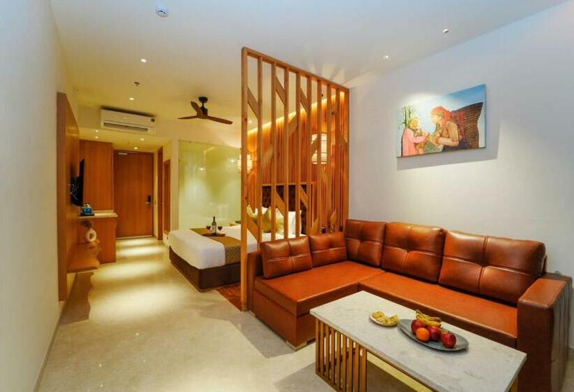 套房配有游泳池, Anantam Resort & Spa